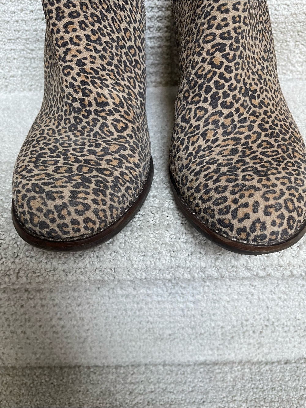 Lucky Brand Yabba Leopard Print Leather Stacked Wooden Heel Booties Size 11M - Picture 3 of 14